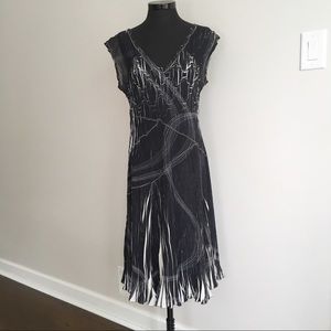 Komarov black A-line pleated crinkle vneck dress L